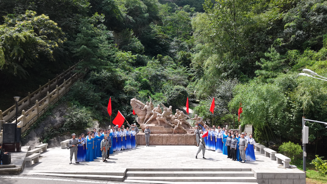 华山景区上演红色主题活动 穿越时空唱响爱国情怀