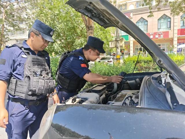 【吐鲁番警事】吐鲁番特警全力守护旅游旺季平安