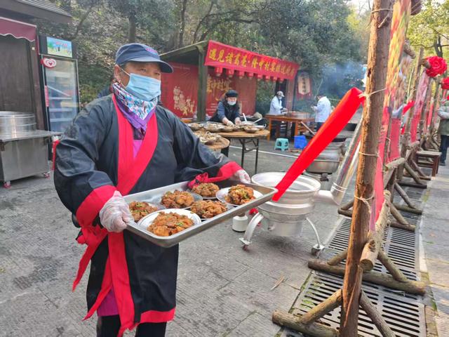 “隆中村宴”热力爆棚！襄阳古隆中元旦邀你和“诸葛亮”同桌吃席