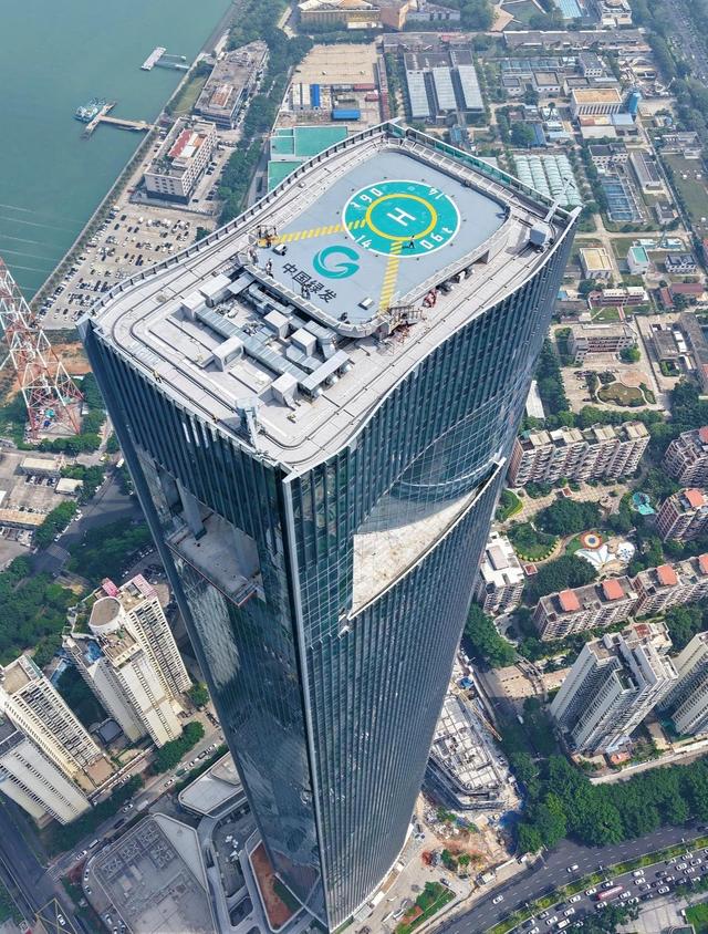 厦门塔，曾规划建设的一座520米城市新地标，可惜后期无任何进展