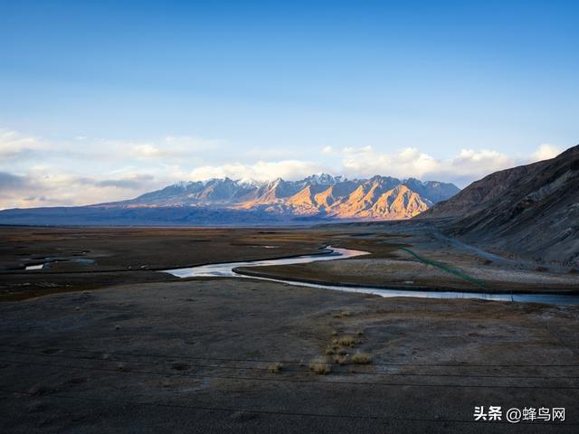 南疆寻秋--富士GFX100 II刻画南疆的雪山、沙漠与胡杨