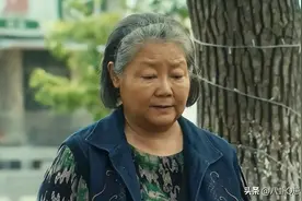 她因长相多次被导演拒绝，在家啃夫6年，08年凭一部剧红遍全国图片