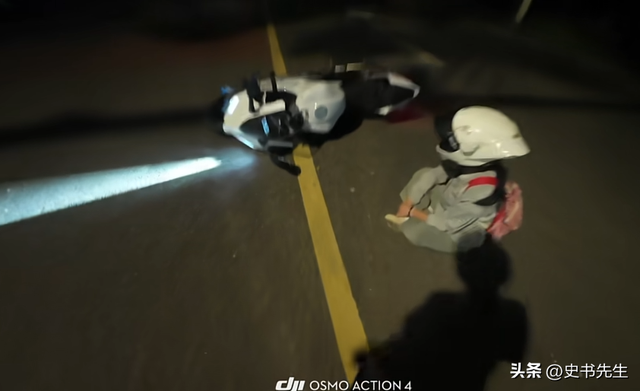 重庆摩托飙车2人死亡，现场惨烈，女子挂护栏，目击者称早有预兆