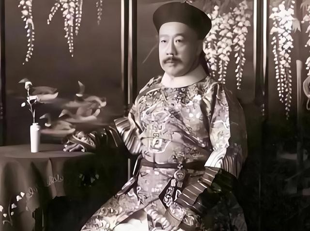 他将38个儿女送出国，死前告诫：不准为中国效力！其孩子臭名昭著