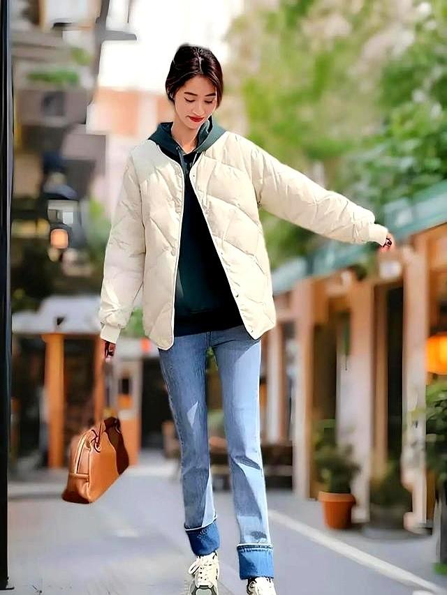 降温才发现，大衣少有人穿了，满街都是“奶奶棉服”，保暖还时髦