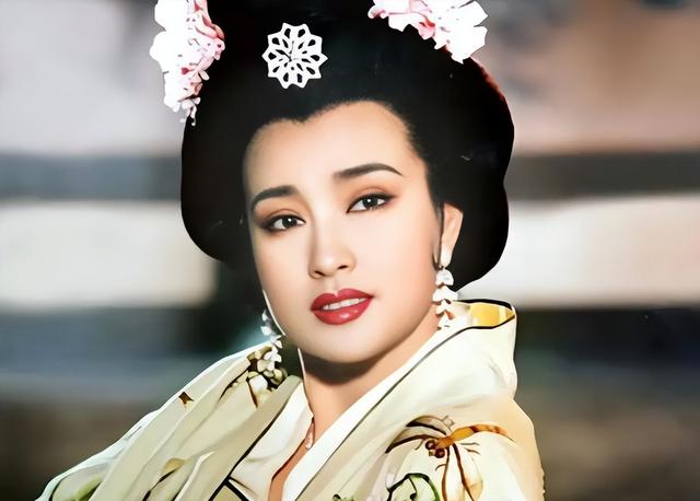 从一线明星，沦落到拍短剧，这5位演员走到今天这步，怪不了别人