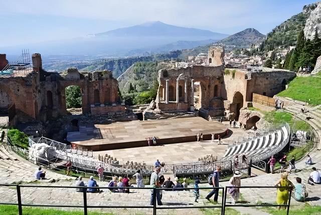 中国的景区门票通常特别贵，但为什么国外的景区几乎不收门票？