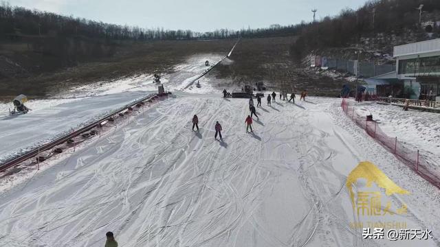天水：冰雪运动热潮涌动 冷资源激活冬日文旅市场
