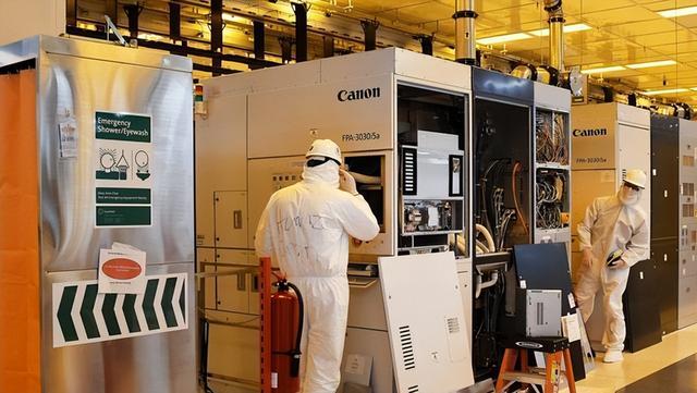 马斯克预言成真！全球抢购中国变压器，美国加税104%反被卡脖子