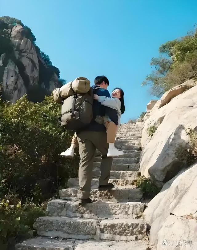 《峨眉山陪爬走红背后，当登山撞上安全焦虑，我们该警惕什么！》