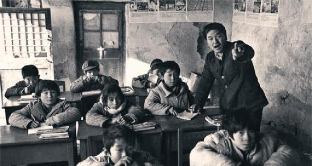 76年我本该接班当营业员，父亲非让我当教师，后来我却十分庆幸