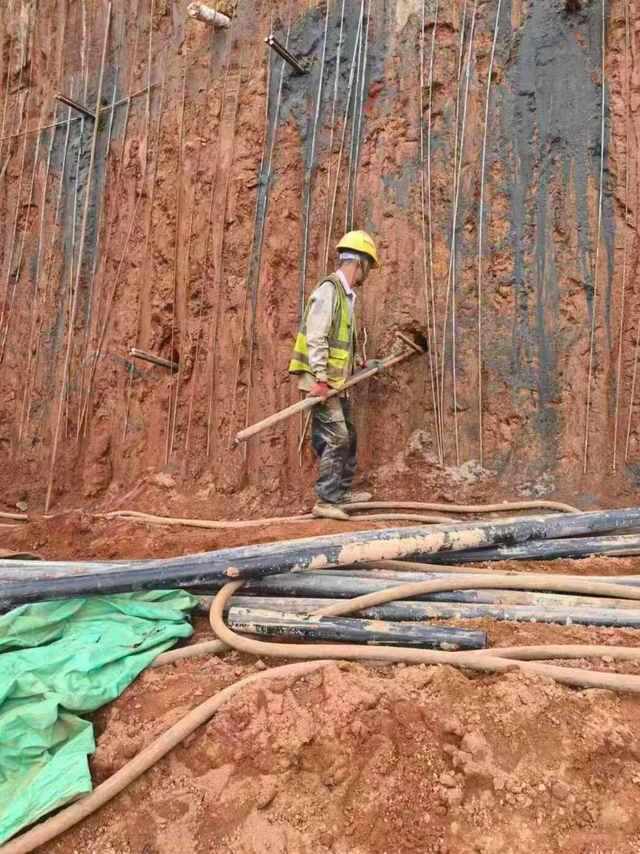 再先进的技术也无法挡住，75亿大坝被掏空，水库大坝质量红线不容触碰