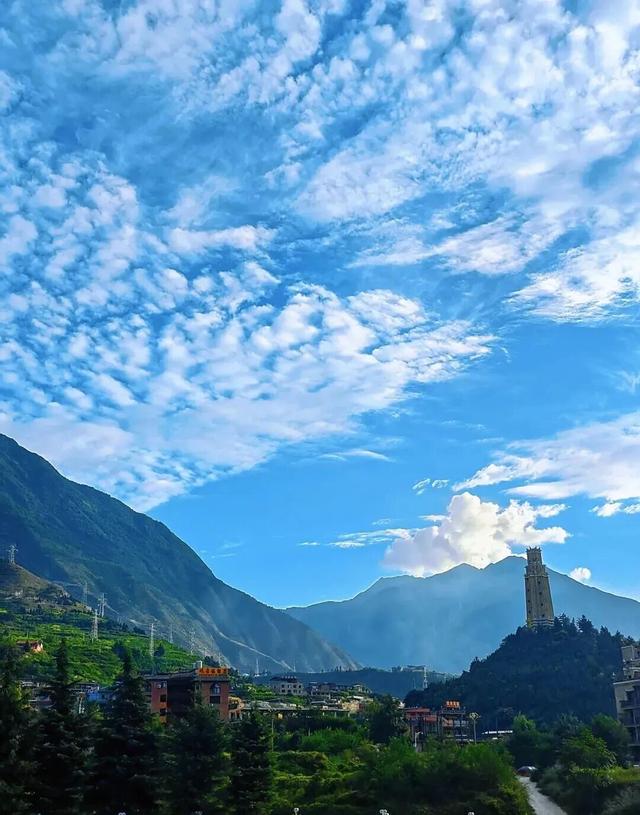 【美丽四川】茂县：云朵上的羌寨 夏日避暑天堂‖柳红樱