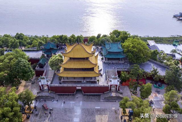 洞庭湖畔岳阳楼