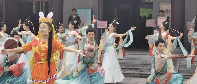 “医圣奇妙游”全天畅玩指南:雨下不停·演出更不停!