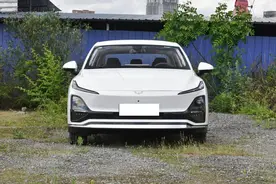 7.68万起售！新国标车，选五菱星光2025款，续航610km，灵眸辅驾图片