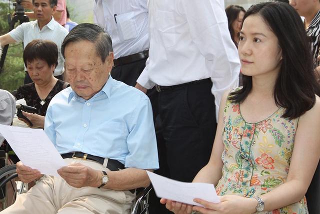 误会太深！直到杨振宁对翁帆的称呼曝光，才懂杨澜那番话含金量
