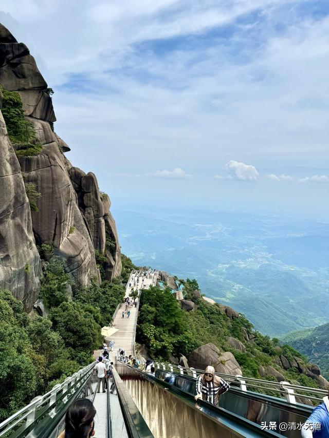 江西你糊涂啊不宣传这座山，颜值不输三清山，电梯坐到山顶