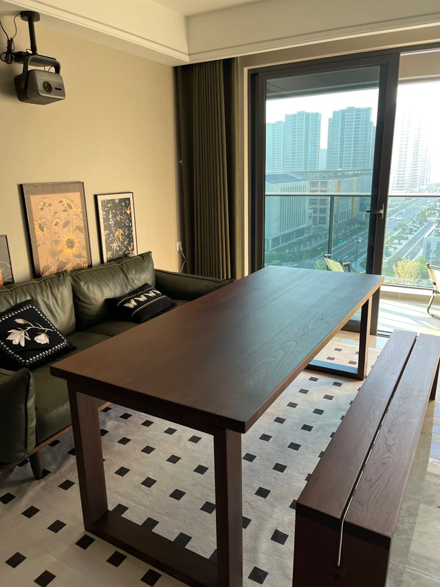为什么越来越多人把“餐桌放客厅”？过来人：试过就知道多爽了！