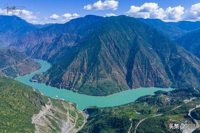 看丽宁十八弯未必要去观景台,我遇见个野生小土坡,视角也挺不错