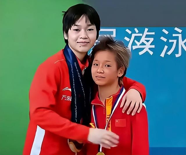 全红婵归队了！她变化真大，身材高挑颜值抢眼，留了长发气场强大