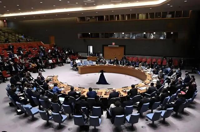 联合国爆发骂战，特朗普足足狂喷60分钟，话音刚落，中方反将四军