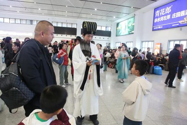 汉中文旅“放大招” 花式宠客 盛礼迎宾