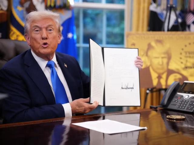 重挫硅谷！签证年费暴涨至10万美元，38%人才逃离，中国要躺赢？