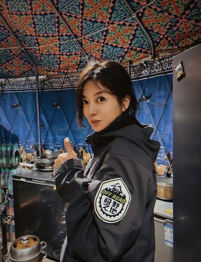 封杀4年后，49岁赵薇又有消息，因胃癌去世传闻5个月前就真相大白