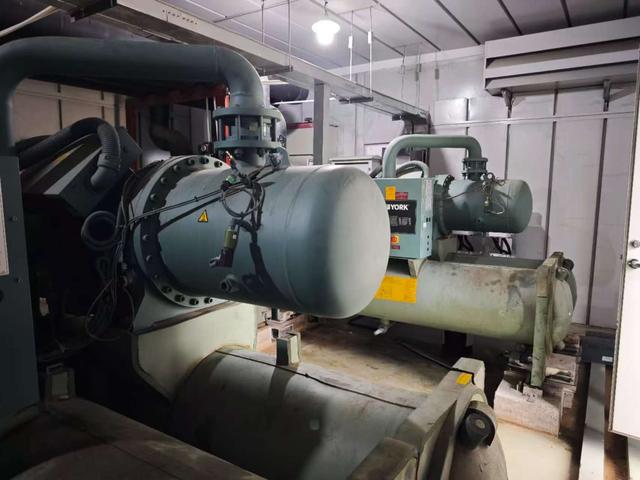 精准控能耗：安科瑞暖通优化方案降低某研究院空调用电量达30%