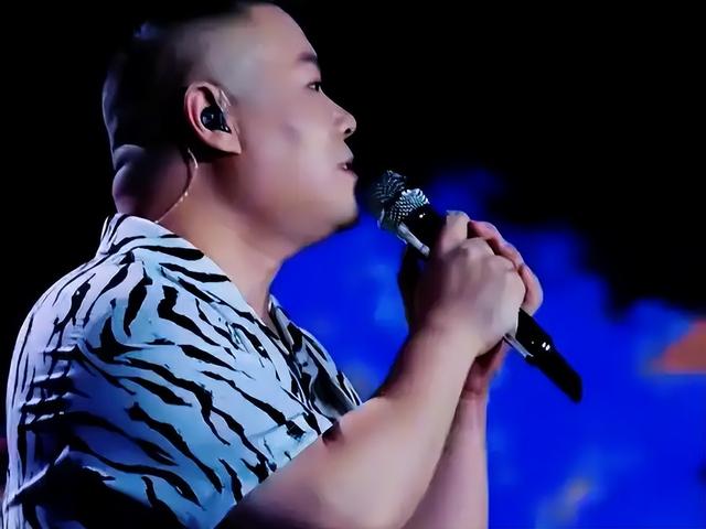 北京这一夜，官宣新身份的岳云鹏，彻底颠覆了大众对他的固有认知