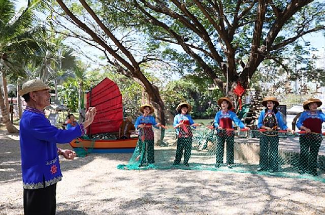 三百年海上歌谣续新篇 环岛旅游公路旁听疍歌