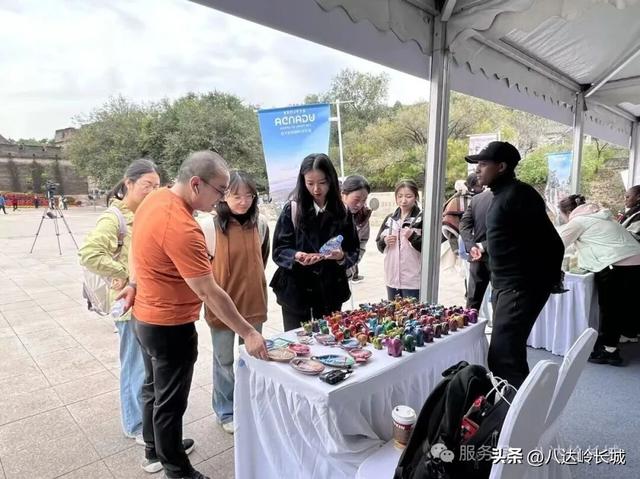 【长城会客厅】八达岭长城再助乌干达咖啡市集落地，千年地标续写中非文化交融佳话