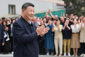 近观｜明月寄深情图片