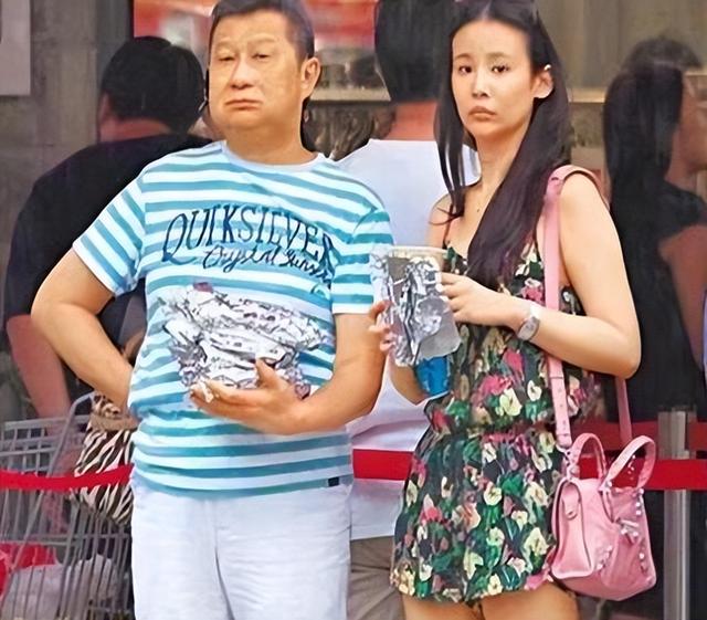 包养情人无数，娶初中同学女儿为妻，玩老婆闺蜜，嗜色如命的富豪