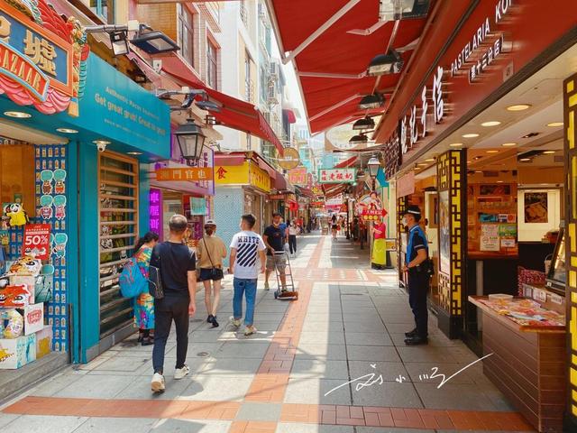 澳门有条“著名”美食街，全长仅121米，游客都来这里买手信？