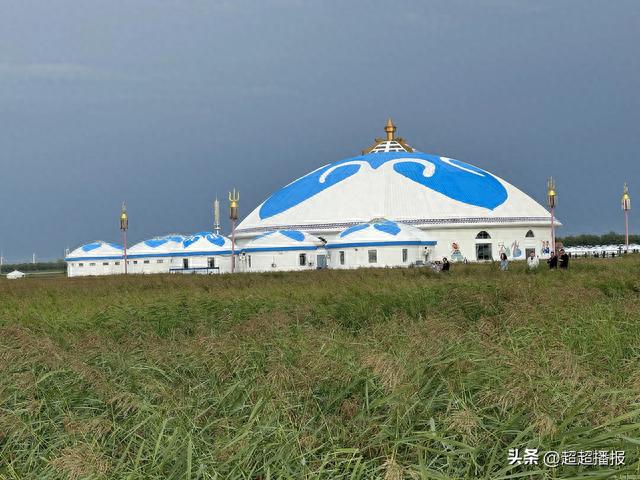 游沙城，中都草原，白石山有感而作／焦连群