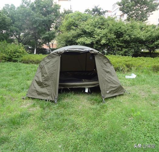 *武汉夜宿帐篷：旅游新风尚还是无奈之选？*