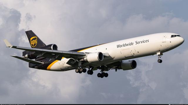 美飞机又出事！炸弹威胁、货机坠毁，华盛顿机场停飞，都是意外？