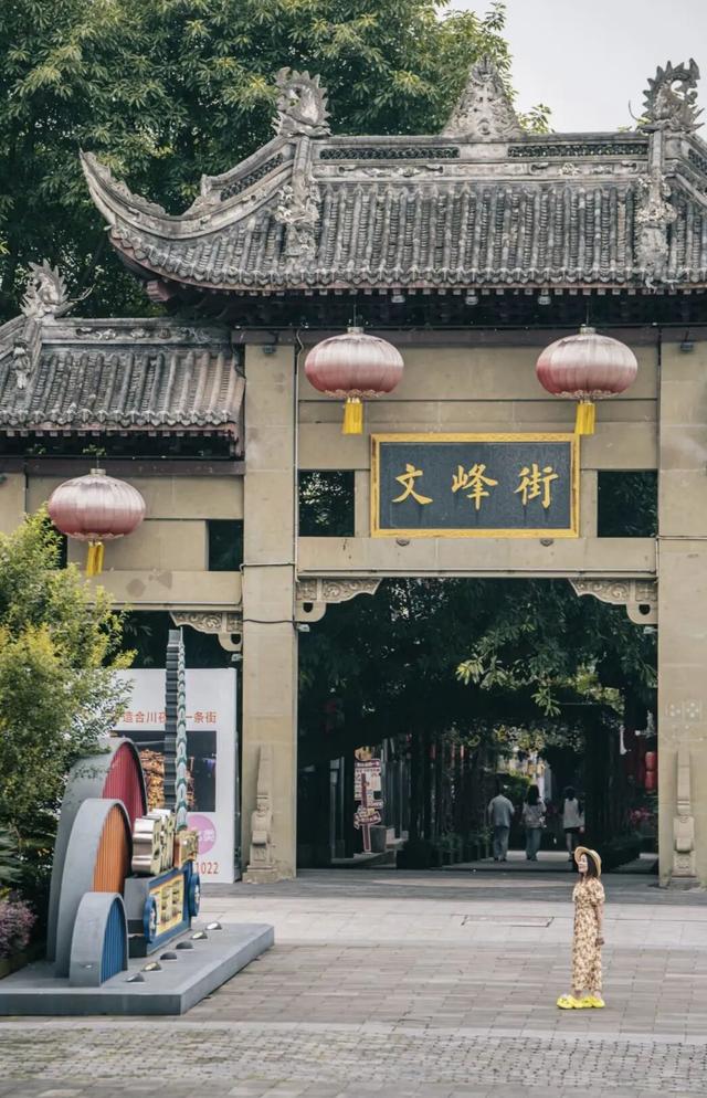 全网围观“杀猪宴”！高铁1.5h直达爆火古城，不止有刨猪汤！美食古早，均价10元吃到撑！