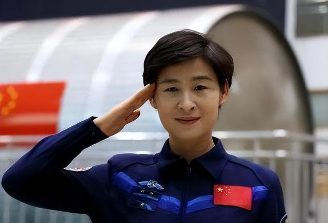 航天女英雄刘洋，丈夫才貌双全，曾对妻子撒谎，妻子却不怪他