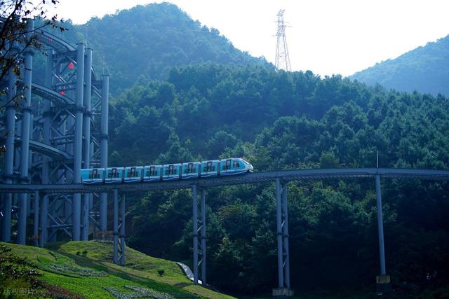 夏季均温20℃，自然环境极佳的7个地方，小住三五天，清爽避暑