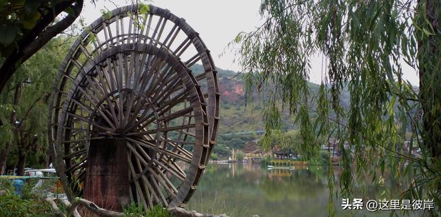 乘旅游专线游丽江的观音峡