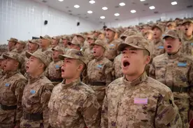 新兵授衔！这是属于他们的“成人礼”图片