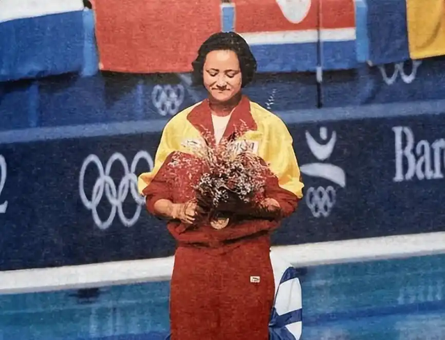 郭晶晶没想到，移居美国惨遭丈夫抛弃的高敏，已走上另一条上坡路