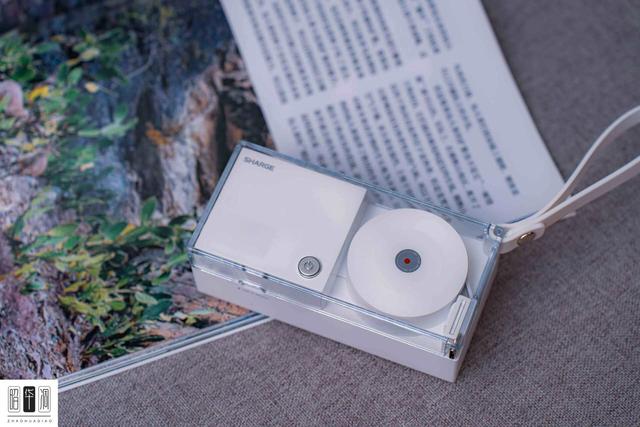 打工人的充电焦虑，被这两件“狠角色”终结了｜闪极唱片充电宝