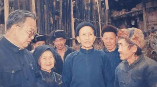 美貌的女匪首被活捉，李达请示杀不杀？毛主席：杀了岂不可惜