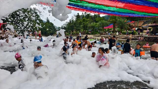 如何点绿成金？请看贺州姑婆山的神来之笔！