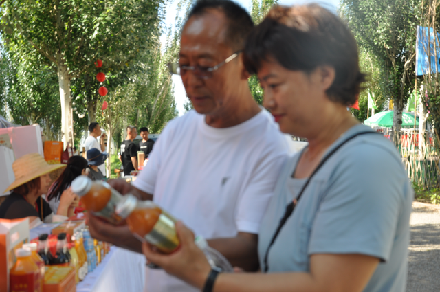 大同好粮走进云冈石窟国际露营地社区收到热烈欢迎 记者张德富