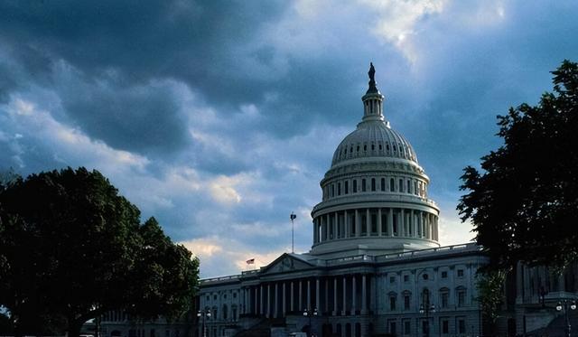 美专家：台海战争爆发，西方冻结3.4万亿中国资产，但中国有王炸